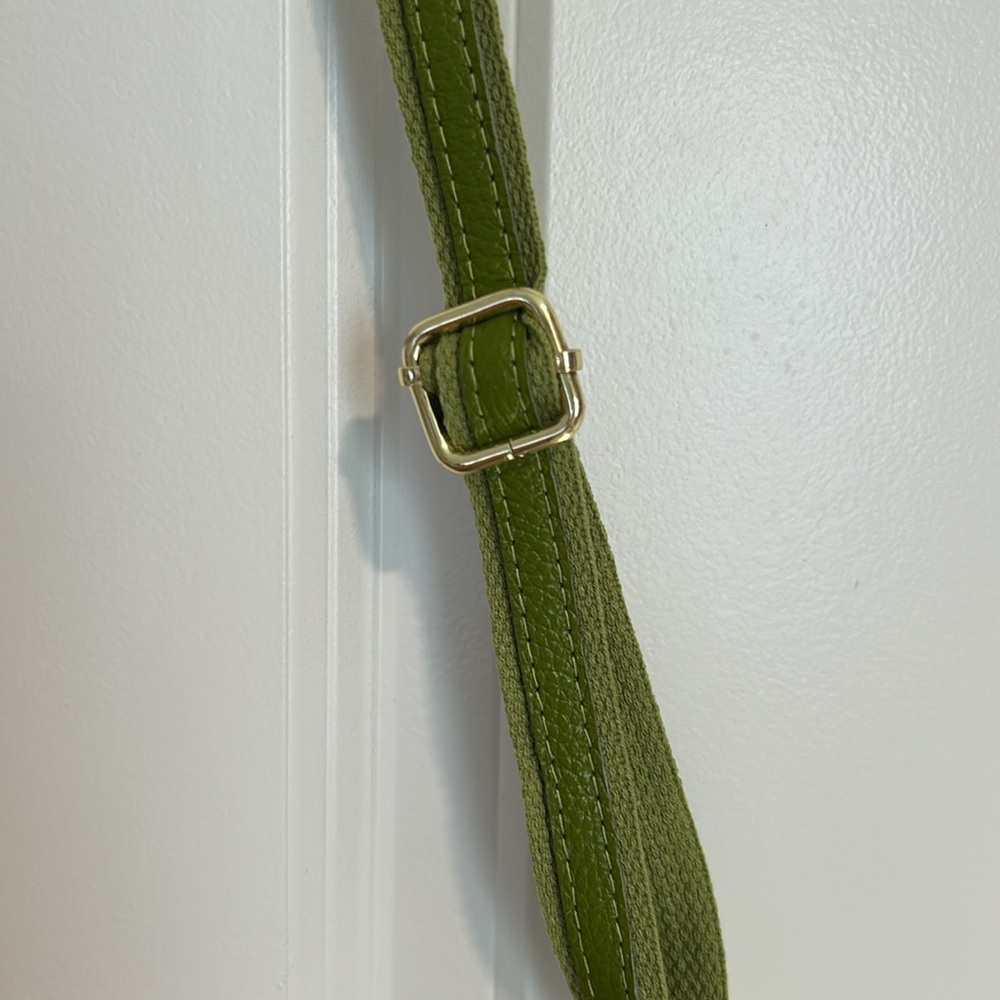 Green Women's Crossbody Bag/ Wristlet with Adjustable Straps - Picture 5 of 5